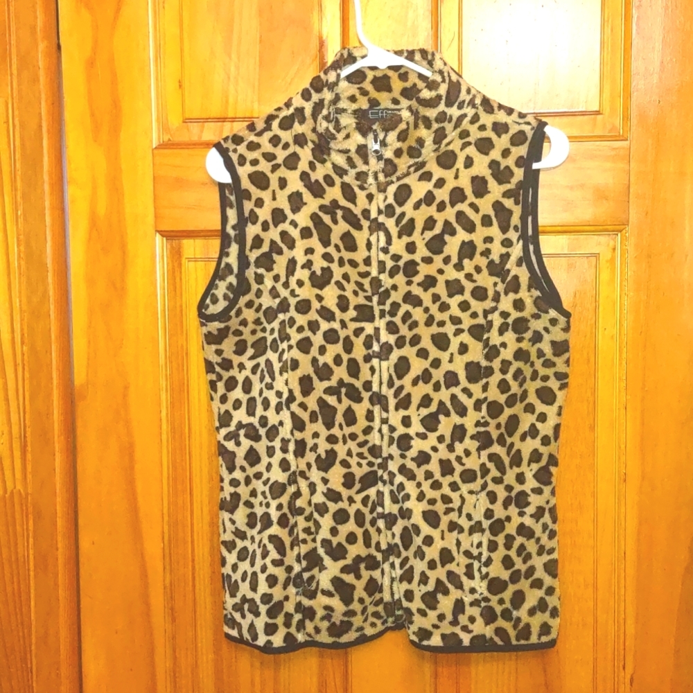 Great condition women cheetah vest